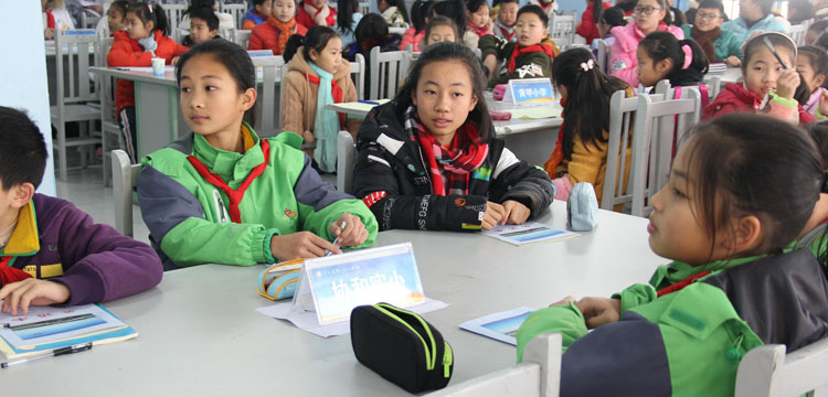 Easy Reading Happy Writing Celebrate New Years DayEnglish Writing Competition of Shuangli