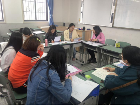 Enjoy eading and growing freely -discussion activities of Che Shuang small Project Research Society 
